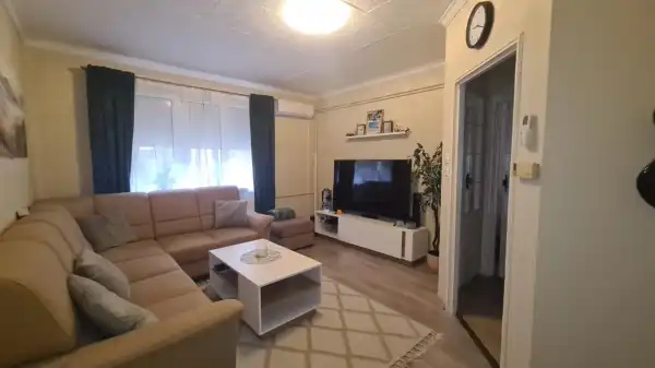 Eladó téglalakás, Dunaújváros 2+1 szoba 59 m² 35.9 M Ft