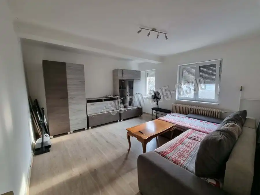 eladó téglalakás, Dunaújváros