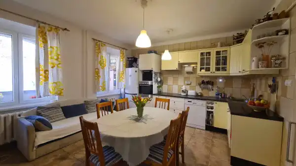 Eladó téglalakás, Dunaújváros 2 szoba 63 m² 33.5 M Ft