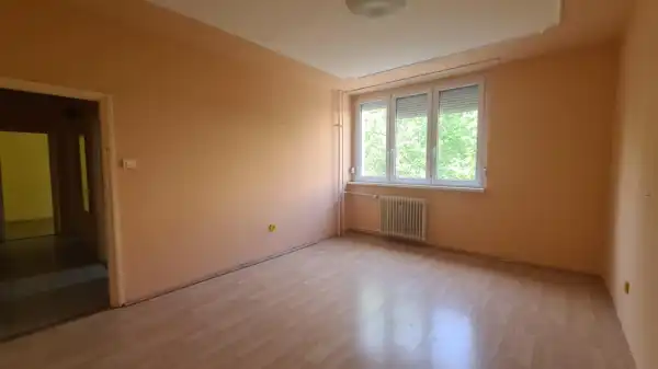 Eladó téglalakás, Dunaújváros 2 szoba 48 m² 22 M Ft