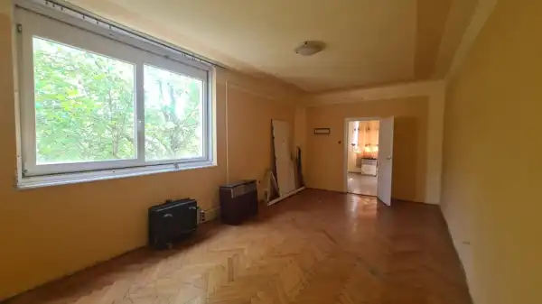 Eladó téglalakás, Dunaújváros 1 szoba 35 m² 13.5 M Ft