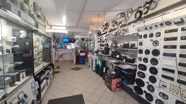 Eladó üzlet, Dunaújváros 2+1 szoba 88 m² 49.9 M Ft